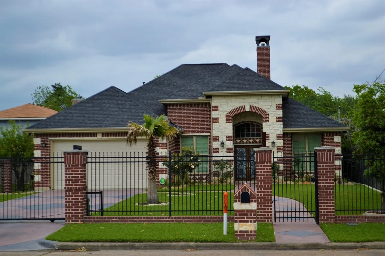 Driveway gate and operator in Omaha, NE